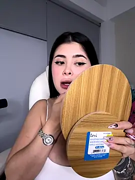 misslollipop04 online show from October 23, 2025, 2:33 am