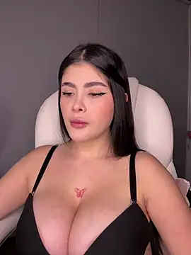 misslollipop04 online show from November 15, 2025, 2:09 am