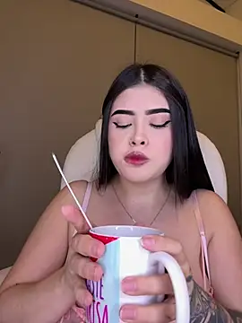 Snapshot of misslollipop04 chatting on February 10, 2026, 5:22 am misslollipop04 online show from February 10, 2026, 5:22 am