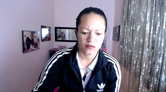 Cristal w online show from March 6, 2025, 6:37 pm