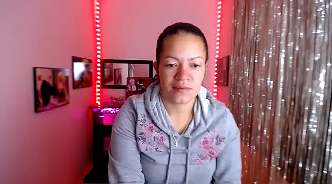 Cristal w online show from March 11, 2025, 12:17 pm