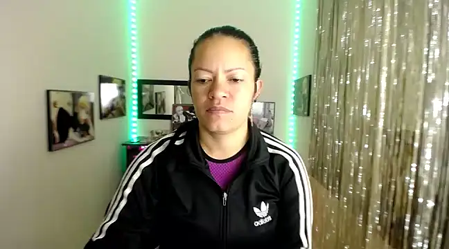 Cristal w online show from March 13, 2025, 12:35 pm