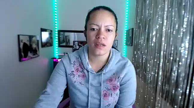 Cristal w online show from March 20, 2025, 3:36 pm