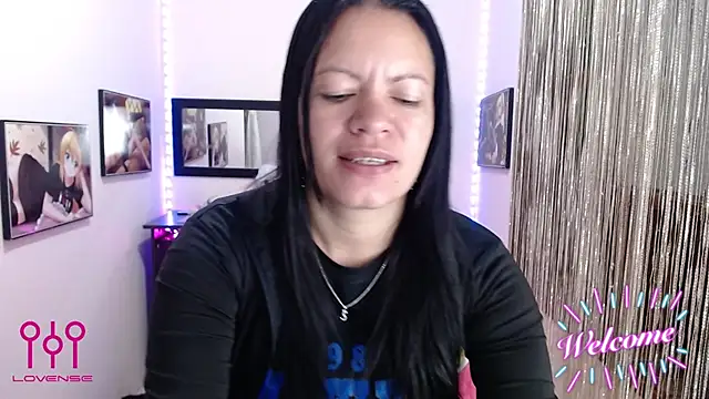 Cristal w online show from October 14, 2025, 12:50 pm