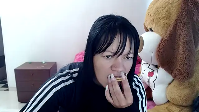 Cristal w online show from February 17, 2026, 2:57 pm