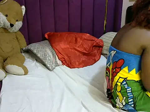 slender-qwene online show from November 17, 2025, 9:04 am