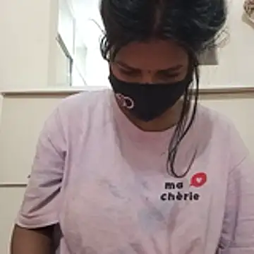 Snapshot of Anusri- chatting on November 22, 2025, 1:37 am Anusri- online show from November 22, 2025, 1:37 am