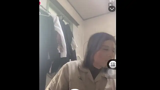 Snapshot of Beijing2000 chatting on December 4, 2024, 4:54 am Beijing2000 online show from December 4, 2024, 4:54 am