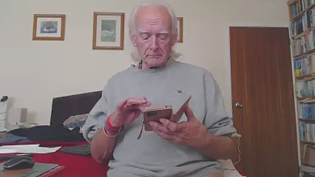 WaverlyKernow online show from October 26, 2025, 10:54 am