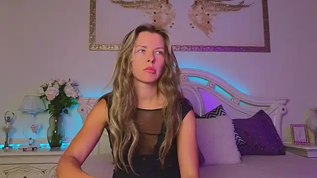 Real Tini online show from September 24, 2025, 11:57 am