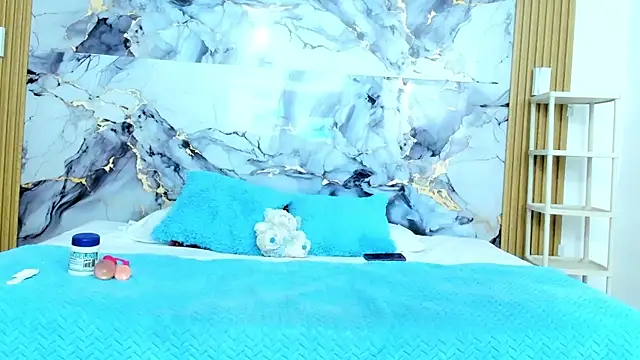 luna hoott online show from November 16, 2025, 1:39 pm