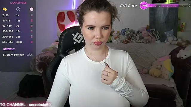 Snapshot of SecretDesireMe chatting on October 5, 2025, 9:34 pm SecretDesireMe online show from October 5, 2025, 9:34 pm