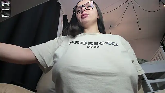 lecherous wife online show from October 13, 2025, 5:57 pm