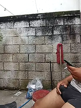 Snapshot of Bartolito001 chatting on October 9, 2025, 10:08 pm Bartolito001 online show from October 9, 2025, 10:08 pm