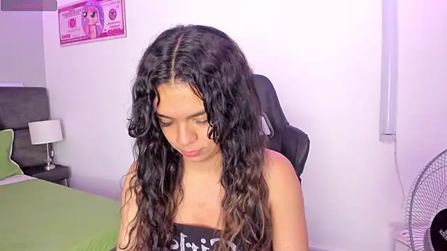 Megan Miles02 online show from December 20, 2025, 11:12 pm