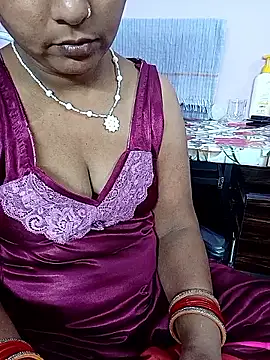 reemacouple007 online show from April 4, 2026, 6:33 am