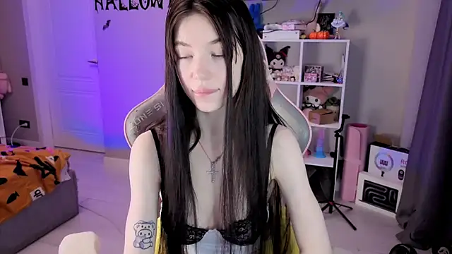 Aliceblush online show from November 13, 2025, 3:55 pm