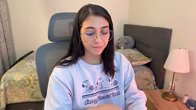 zoe moon18 online show from September 11, 2025, 2:55 am