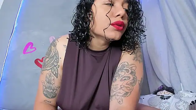 Alexxxholy online show from February 27, 2026, 12:05 pm