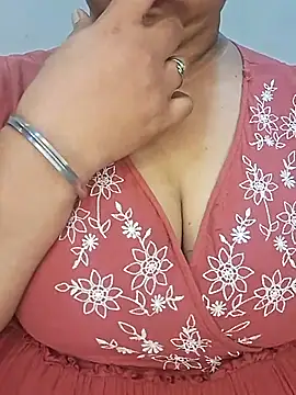 Ravina patil1 online show from March 3, 2026, 3:18 pm