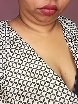 Ravina patil1 online show from March 26, 2026, 8:09 am