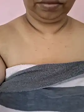 Ravina patil1 online show from April 19, 2026, 5:29 am