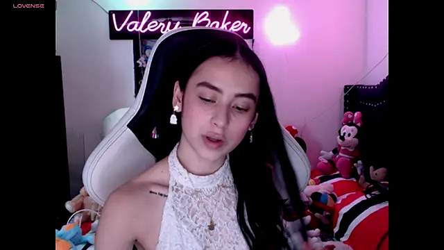 Snapshot of ValeryBaker_ chatting on October 24, 2025, 2:13 pm ValeryBaker  online show from October 24, 2025, 2:13 pm