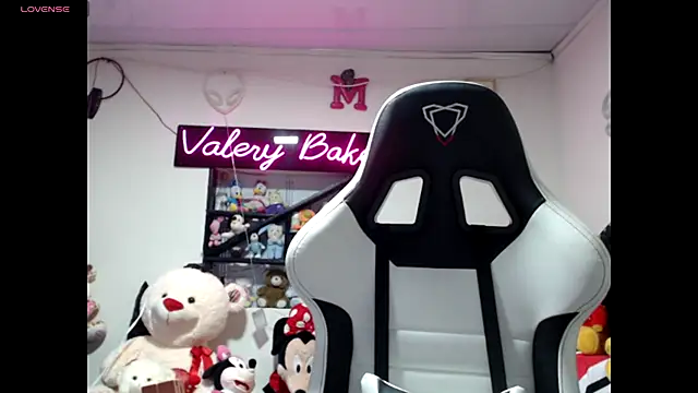 Snapshot of ValeryBaker_ chatting on October 31, 2025, 11:11 am ValeryBaker  online show from October 31, 2025, 11:11 am