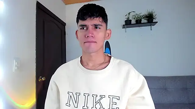 EstebanPerez  online show from January 23, 2025, 12:52 pm