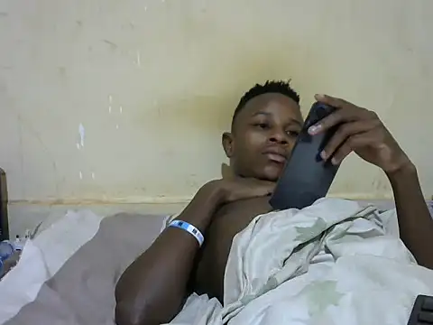 swthairydic online show from October 28, 2025, 1:03 pm