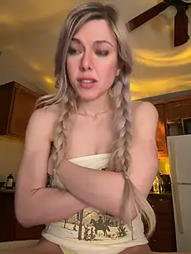 Snapshot of propertyofdaddy chatting on April 8, 2026, 8:03 am propertyofdaddy online show from April 8, 2026, 8:03 am