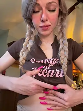 Snapshot of propertyofdaddy chatting on April 8, 2026, 8:09 pm propertyofdaddy online show from April 8, 2026, 8:09 pm