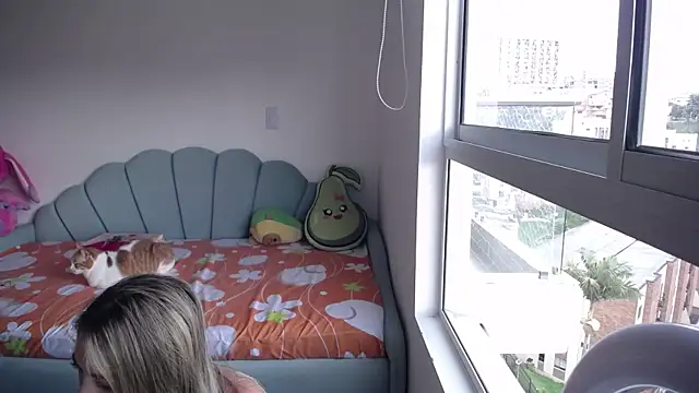  arianalzate  online show from January 17, 2025, 8:44 pm