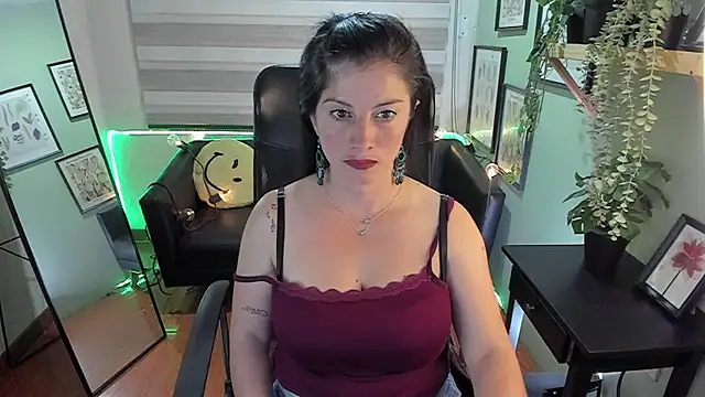 Aliiz 01 online show from July 24, 2026, 7:34 pm
