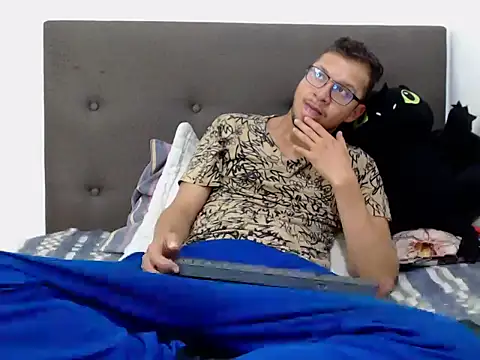 andy loverxx online show from February 23, 2026, 12:09 am