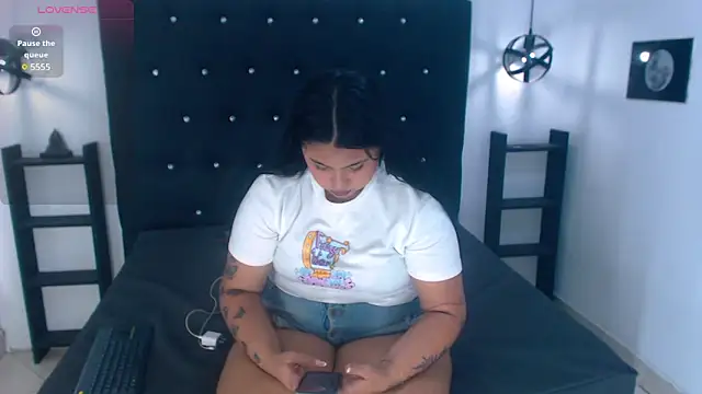 Snapshot of Mels_ chatting on February 20, 2025, 7:19 pm Mels online show from February 20, 2025, 7:19 pm