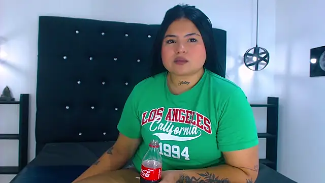 Snapshot of Mels_ chatting on February 21, 2025, 7:10 pm Mels online show from February 21, 2025, 7:10 pm