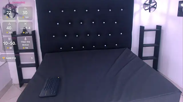 Snapshot of Mels_ chatting on February 27, 2025, 10:42 pm Mels online show from February 27, 2025, 10:42 pm