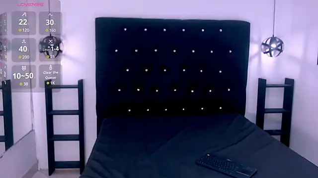 Snapshot of Mels_ chatting on March 18, 2025, 7:10 pm Mels online show from March 18, 2025, 7:10 pm