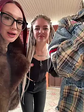 TwixCouple online show from January 7, 2026, 1:02 pm