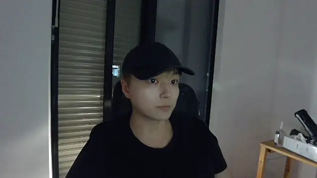 Tkcqcc online show from March 10, 2025, 1:43 pm