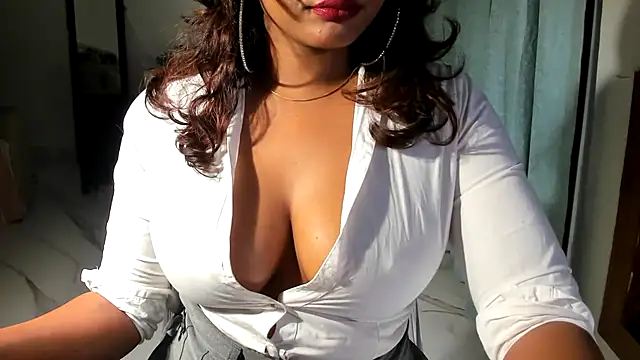 Bad Girl Kayra69 online show from January 18, 2026, 6:55 pm