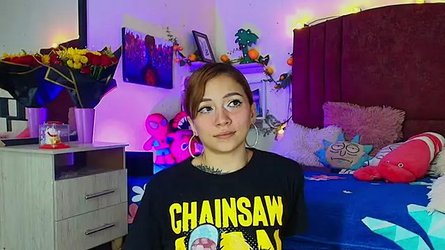 alisson zafiro  online show from November 8, 2025, 3:18 am