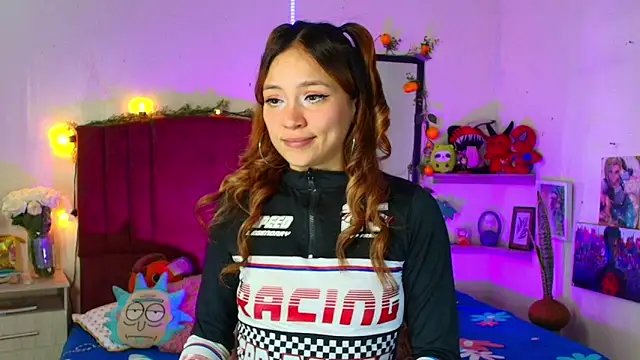 alisson zafiro  online show from February 12, 2026, 3:12 am