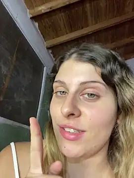 Snapshot of FlorBich chatting on March 4, 2026, 3:34 am FlorBich online show from March 4, 2026, 3:34 am