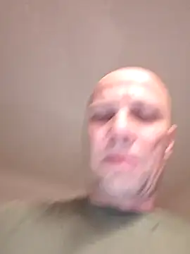 Snapshot of wedge75 chatting on May 17, 2026, 3:41 pm wedge75 online show from May 17, 2026, 3:41 pm