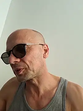 Snapshot of wedge75 chatting on June 17, 2026, 2:29 pm wedge75 online show from June 17, 2026, 2:29 pm