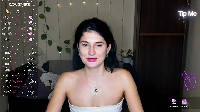 Snapshot of Alianna_Solo_Kisses chatting on January 11, 2025, 9:26 am Alianna Solo Kisses online show from January 11, 2025, 9:26 am