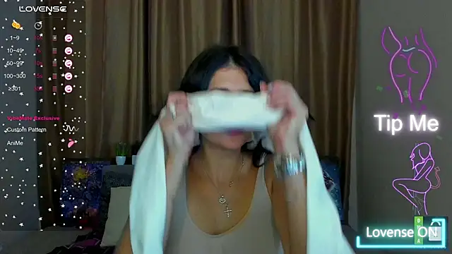 Snapshot of Alianna_Solo_Kisses chatting on October 24, 2025, 11:28 am Alianna Solo Kisses online show from October 24, 2025, 11:28 am