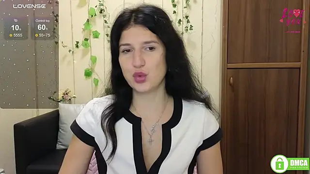 Snapshot of Alianna_Solo_Kisses chatting on October 25, 2025, 5:26 am Alianna Solo Kisses online show from October 25, 2025, 5:26 am